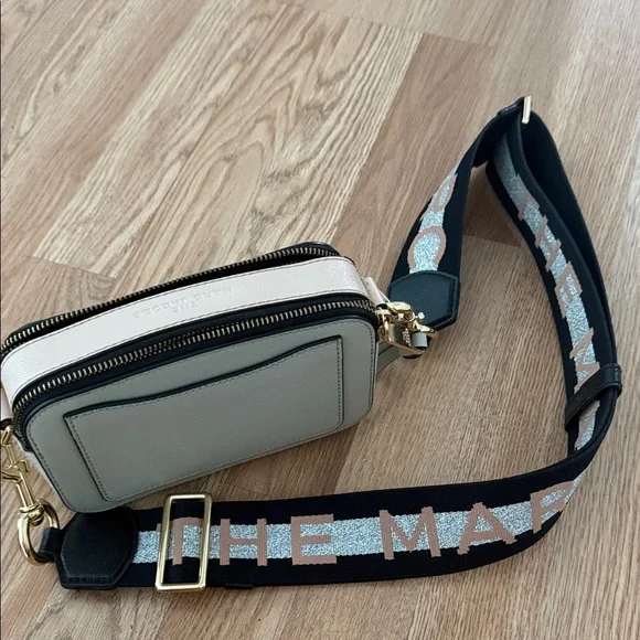 Marc Jacobs Cream Crossbody Bag with Black Strap - Picture 5 of 5